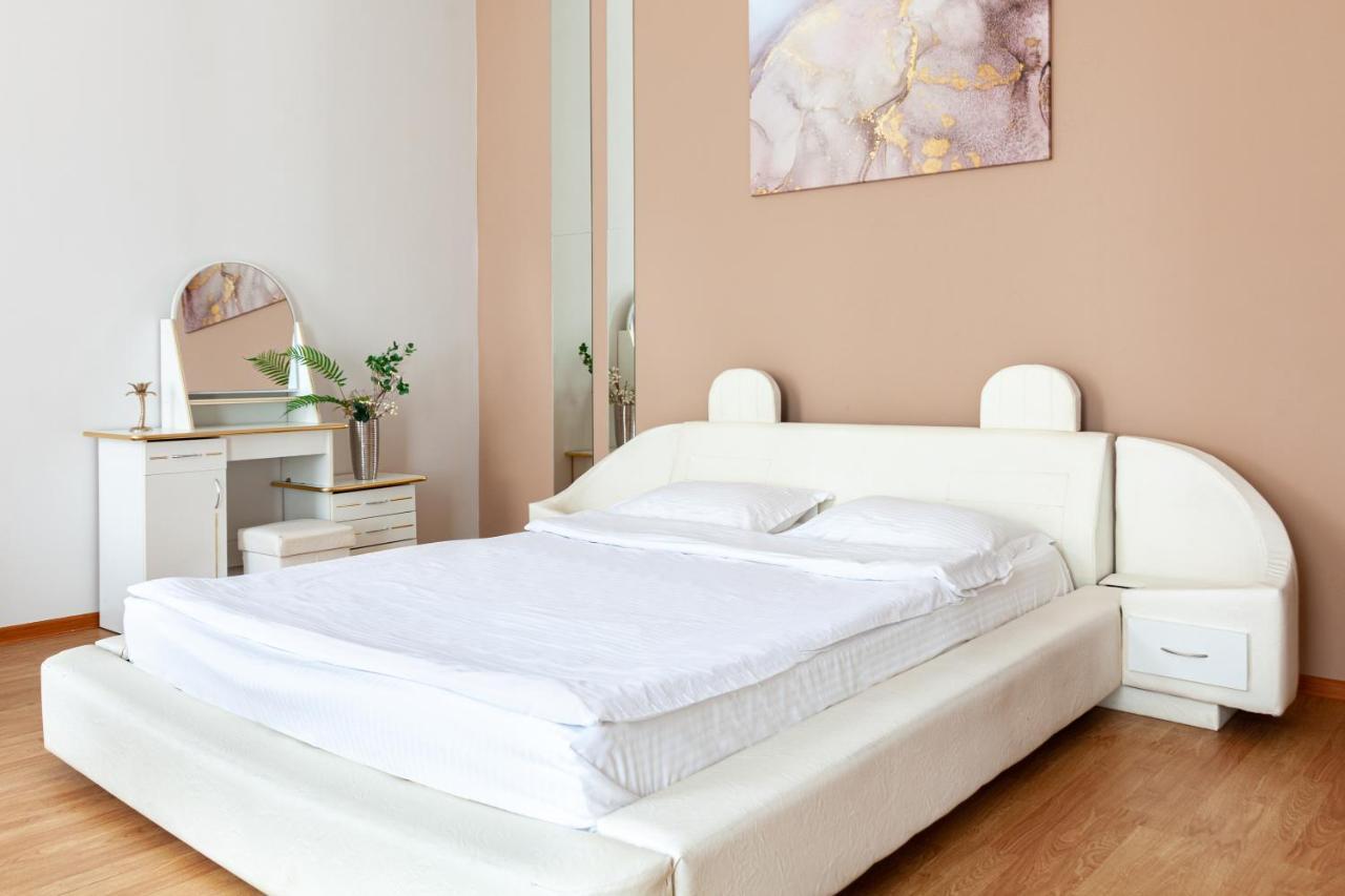 Leogrand Apartments Svobody 33 리비프 외부 사진